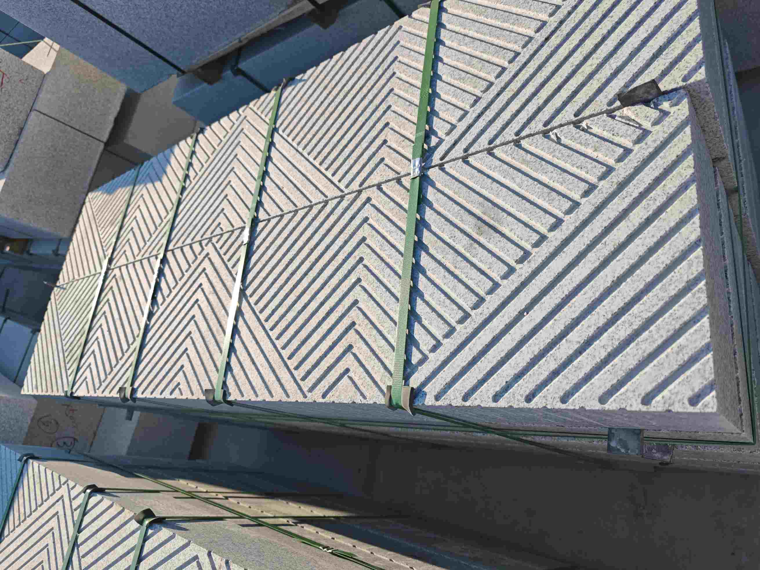 海南芝麻白石材雕刻定制