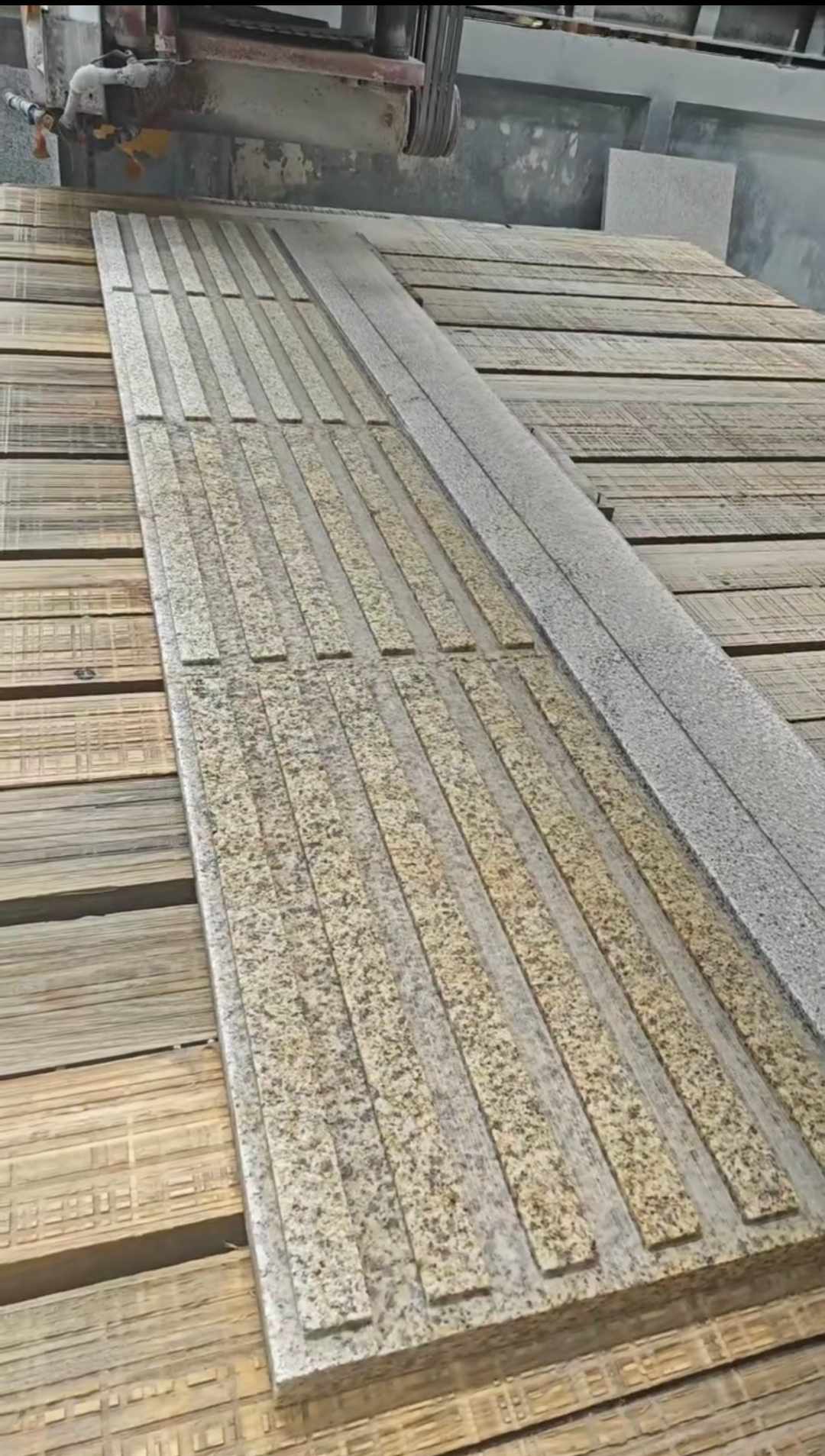 海南黄金麻盲道石 盲条