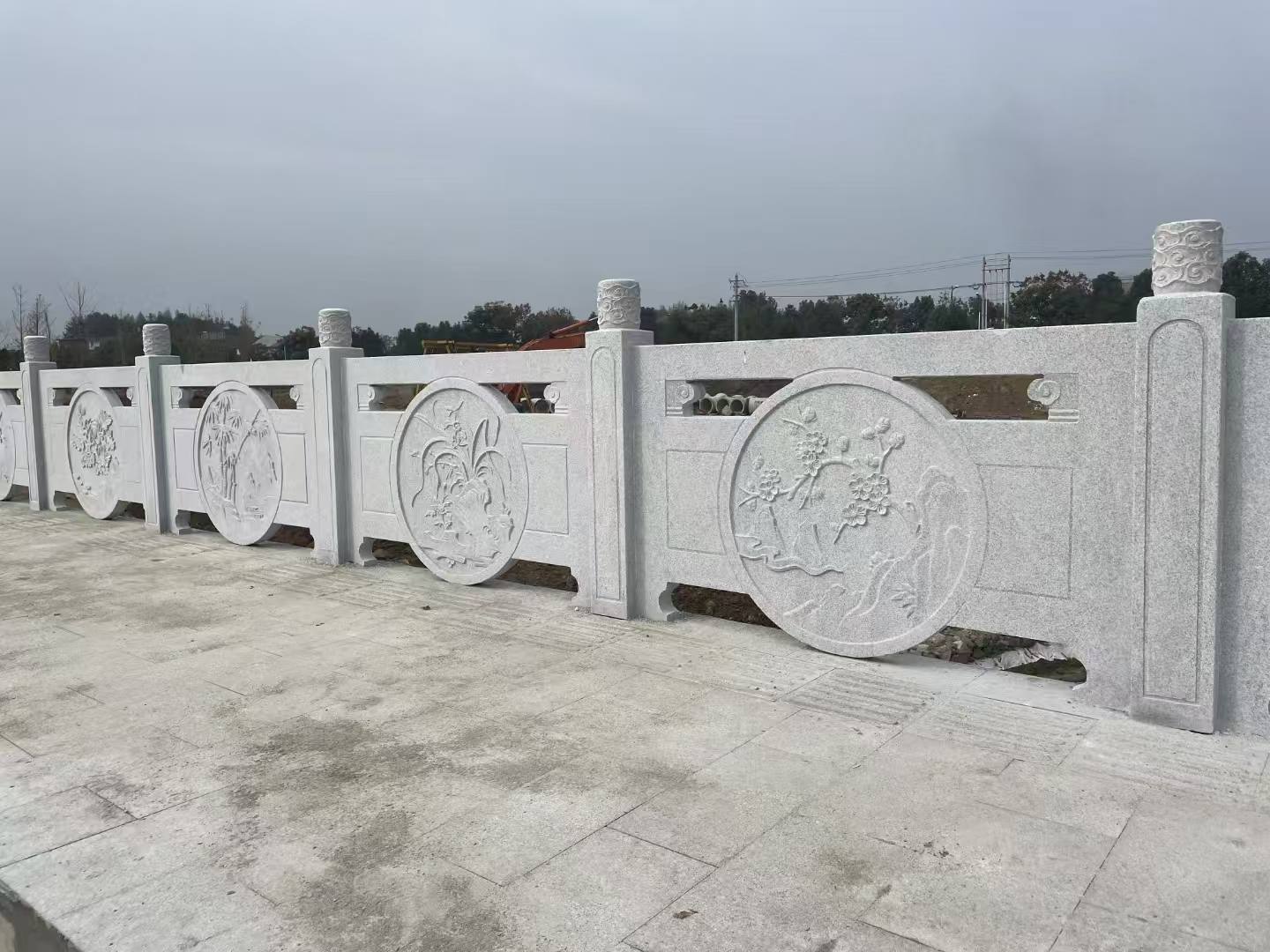 海南芝麻白河道栏杆 石材栏杆